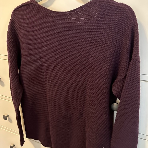 Gap Women’s V Neck Sweater - Picture 2 of 3